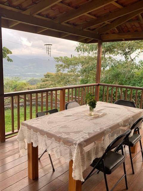 Finca Estacion Descansos Bed & Breakfast Paraiso  Exterior photo